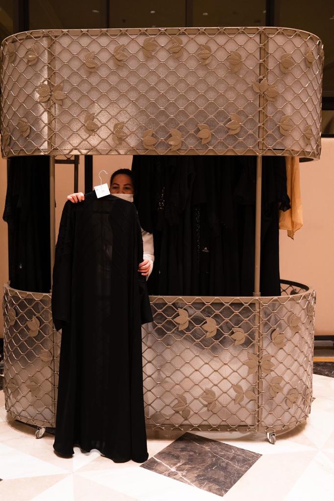 خدمة تنظيم العباءة الفاخرة