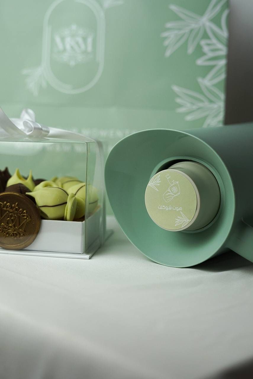 M&M Box of hot drinks